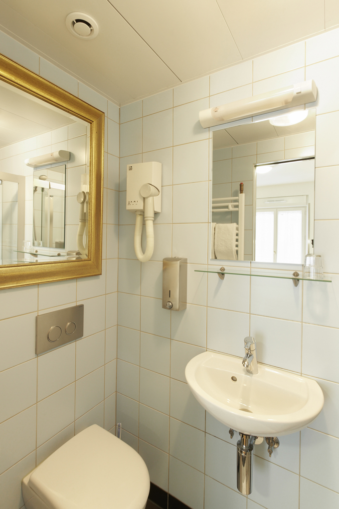 25-chambre-twin-n°1-salle-de-bain